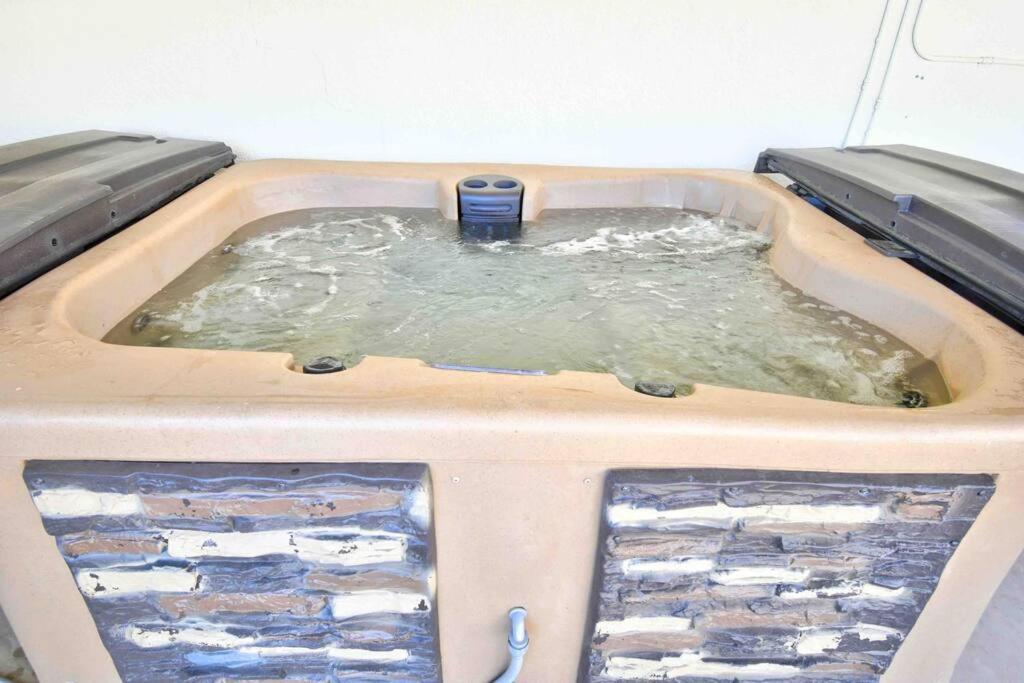 Casa Charleston-3Br-2Bath-Hot Tub-Pet Friendly-No Pet Fees! Villa Albuquerque Exterior foto